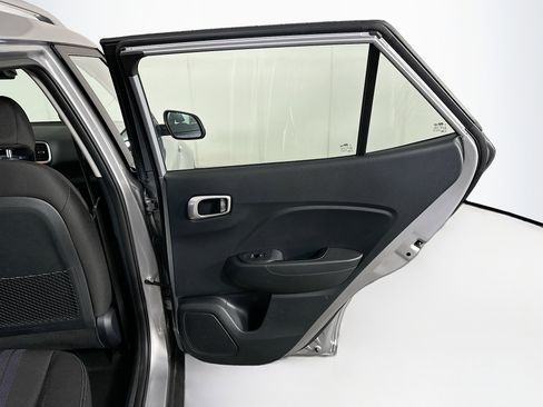 Used 2025 Hyundai Venue SEL image 29