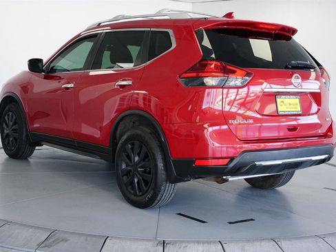 Used 2017 Nissan Rogue S w/ Appearance Package AWD/4WD image 7