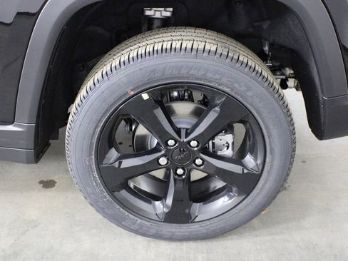 New 2025 Jeep Grand Cherokee Altitude image 44