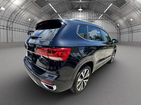 Used 2023 Volkswagen Taos SE FWD image 8