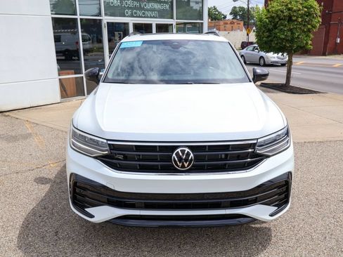 Certified 2023 Volkswagen Tiguan SE R-Line AWD/4WD image 8