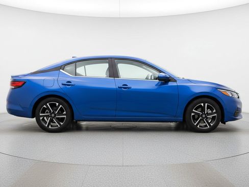 Used 2025 Nissan Sentra SV image 11