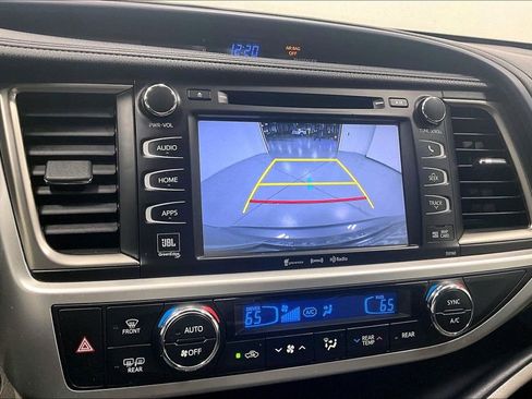 Used 2016 Toyota Highlander Limited Platinum AWD/4WD image 19