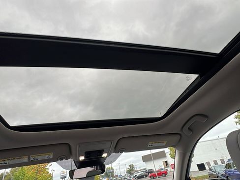 New 2025 Honda Pilot Touring image 21