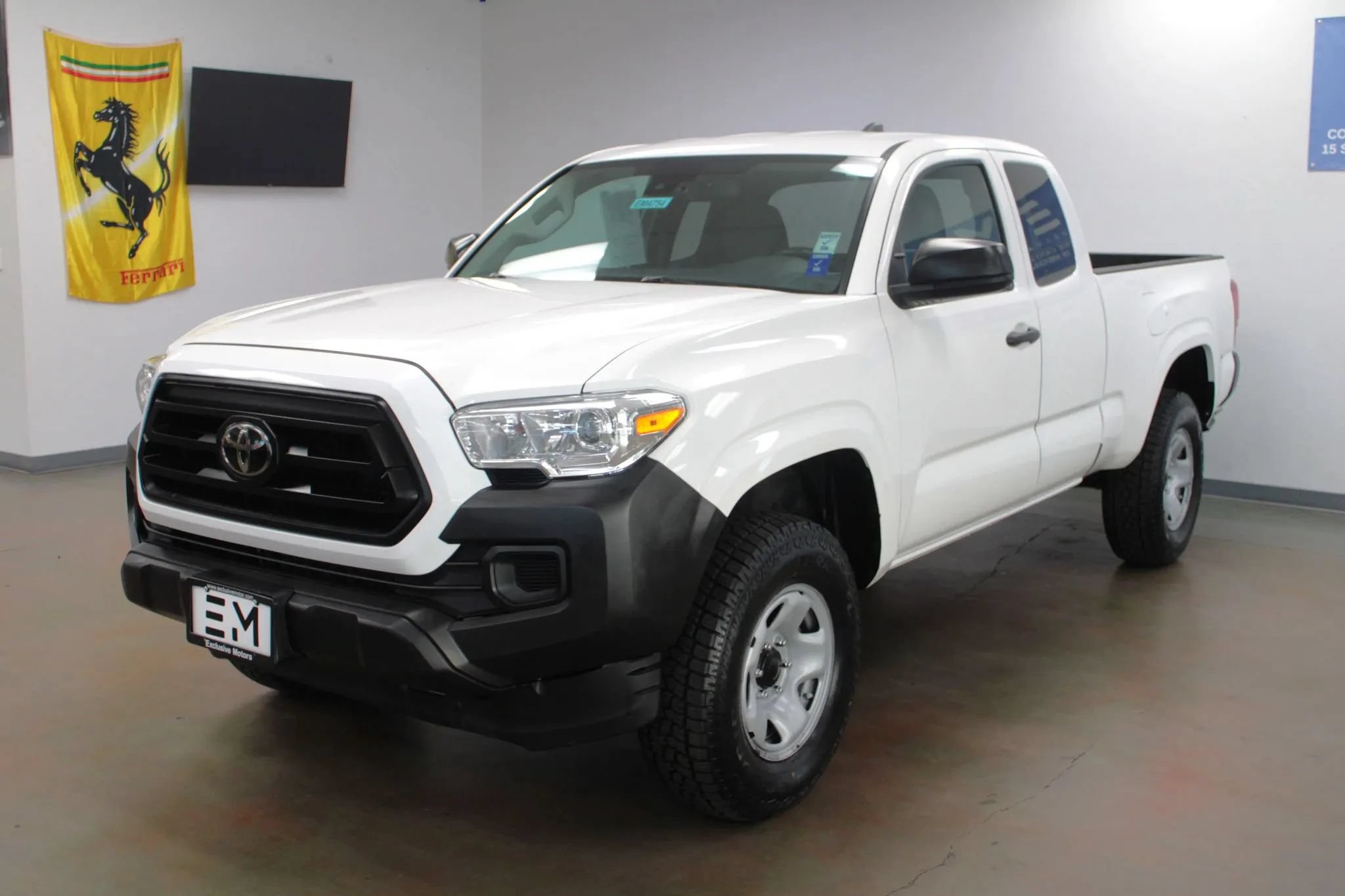 Used 2023 Toyota Tacoma SR RWD image 4