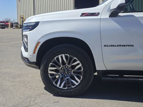 Used 2025 Chevrolet Suburban Z71 w/ Z71 Off-Road Package image 8