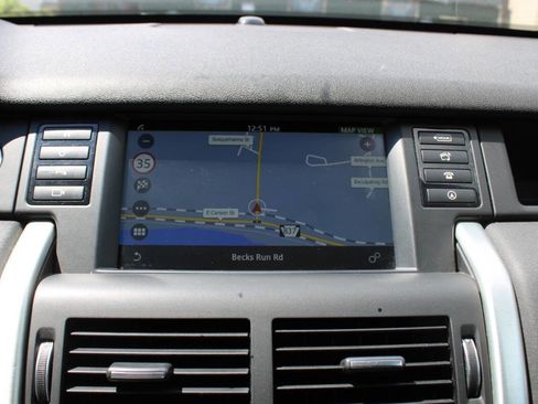 Used 2017 Land Rover Discovery Sport SE image 17