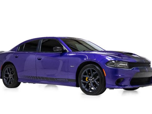 Used 2019 Dodge Charger R/T w/ Blacktop Package RWD image 1
