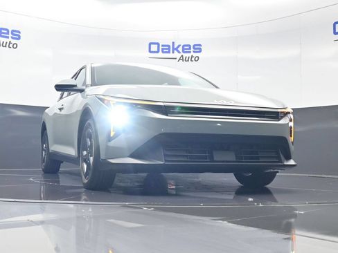 New 2026 Kia K4 FWD image 37
