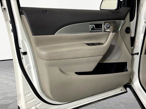 Used 2013 Lincoln MKX FWD image 20