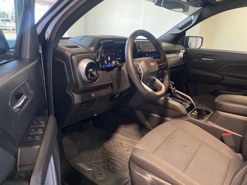 Used 2024 Chevrolet Colorado LT w/ LT Convenience Package AWD/4WD image 6