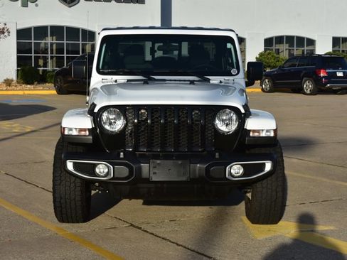 Used 2023 Jeep Gladiator Sport image 2