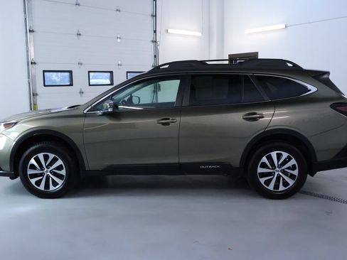Used 2021 Subaru Outback Premium AWD/4WD image 4