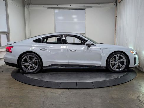 Used 2023 Audi e-tron GT Premium Plus image 10