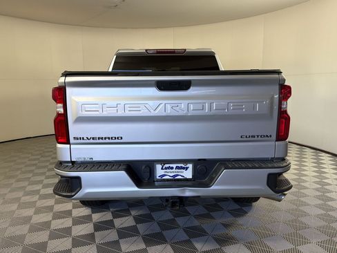 Used 2020 Chevrolet Silverado 1500 Custom w/ Custom Value Package AWD/4WD image 10