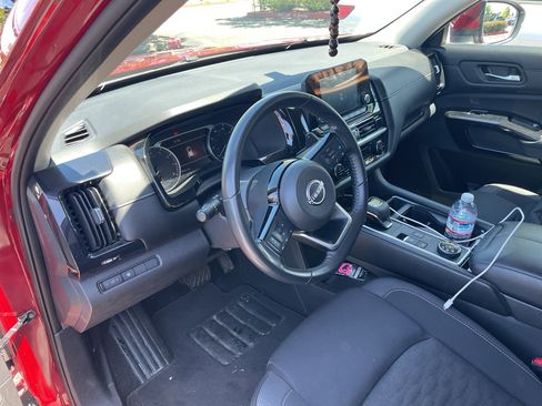 Used 2022 Nissan Pathfinder SV w/ SV Black Package AWD/4WD image 8