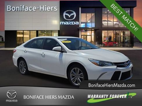 Used 2016 Toyota Camry SE FWD image 1