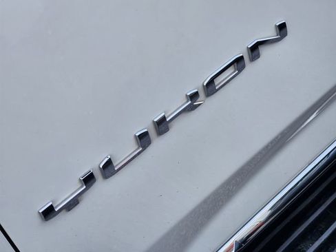 Used 2023 GMC Yukon SLT image 8