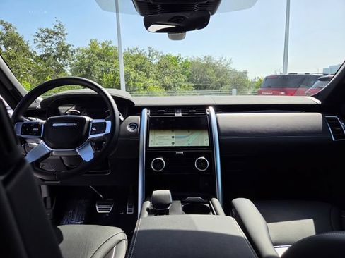 Used 2023 Land Rover Discovery Metropolitan Edition AWD/4WD image 20
