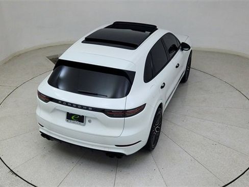 Used 2021 Porsche Cayenne Base image 80