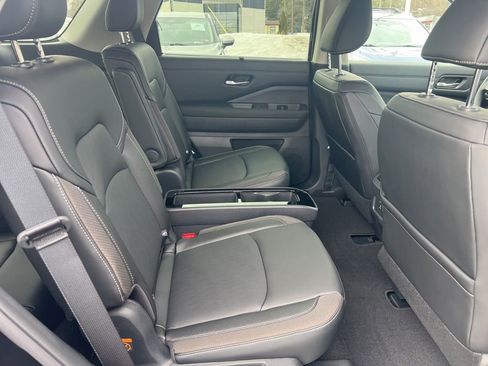 New 2026 Nissan Pathfinder SL image 40
