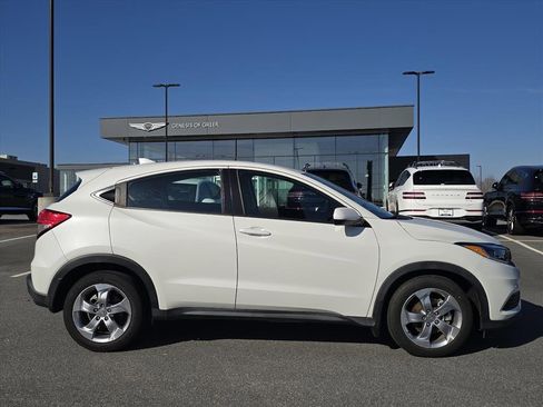 Used 2021 Honda HR-V LX image 2