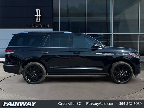 Used 2023 Lincoln Navigator Reserve RWD image 9