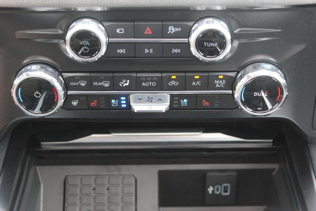 New 2026 Ford F350 Platinum w/ Tremor Off-Road Package AWD/4WD image 45