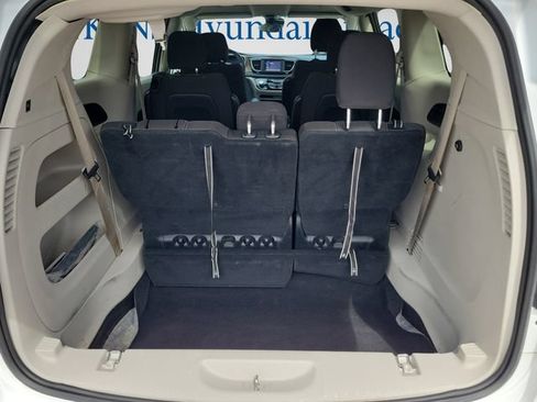 Used 2023 Chrysler Voyager LX FWD image 20