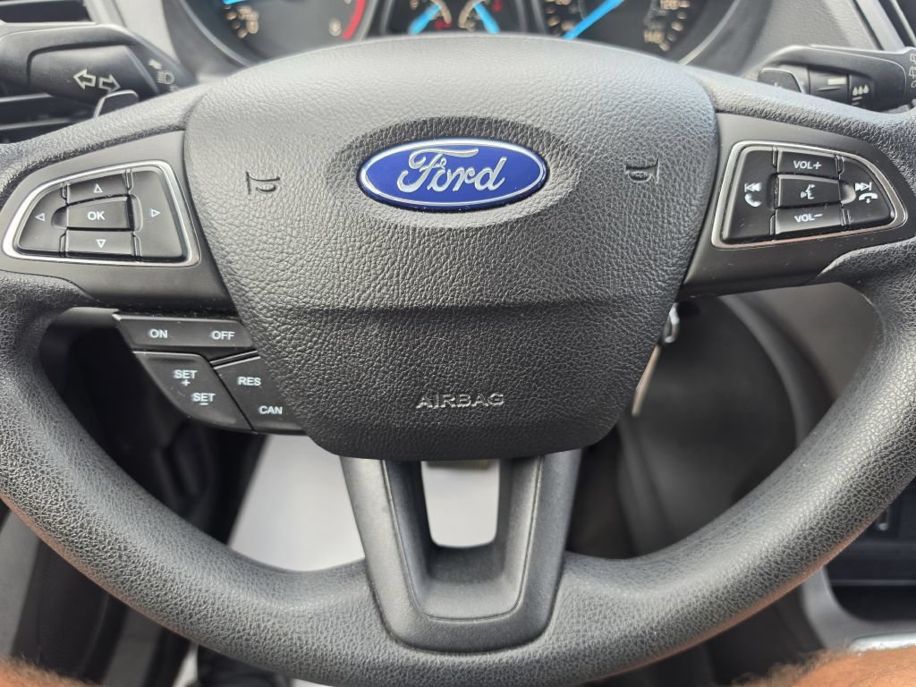 Used 2017 Ford Escape SE w/ SE Cold Weather Package AWD/4WD image 10