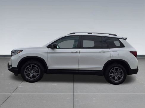 Used 2024 Honda Passport TrailSport image 5