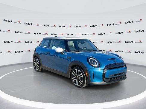 Used 2023 MINI Cooper SE image 2