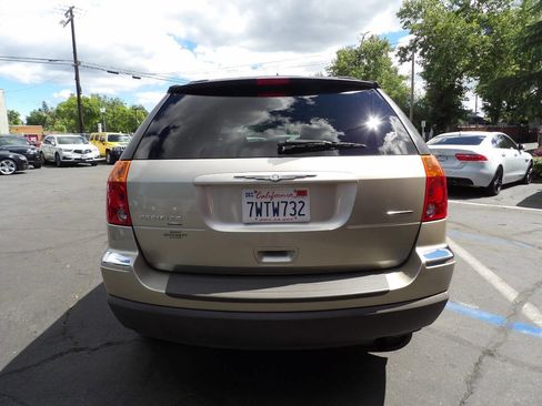 Used 2005 Chrysler Pacifica Touring image 11