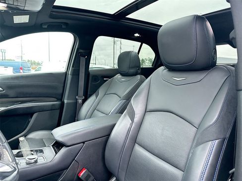 Used 2024 Cadillac XT4 Sport image 8