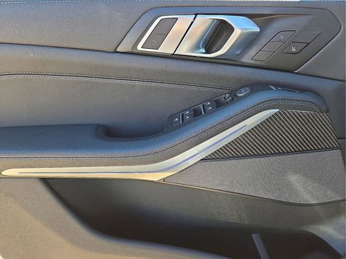 Used 2026 BMW X5 M60i image 21