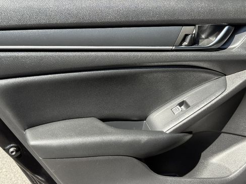 Used 2022 Honda Accord Sport image 24