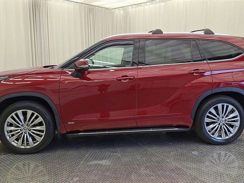 Used 2023 Toyota Highlander Platinum AWD/4WD image 8