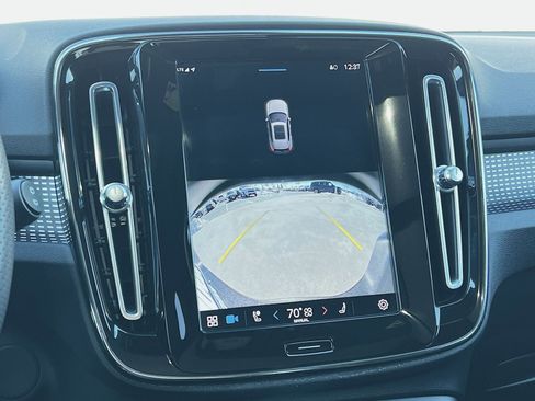 Used 2021 Volvo XC40 P8 Recharge w/ Advanced Package image 19