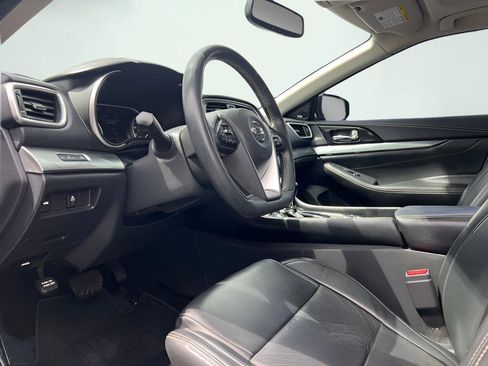 Used 2019 Nissan Maxima 3.5 SL w/ Floor Mat Group FWD image 2