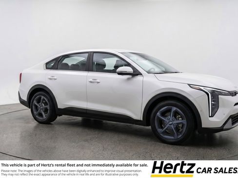 Used 2025 Kia K4 LXS image 1