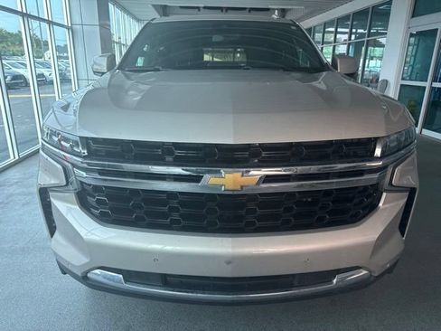 Used 2024 Chevrolet Tahoe LS RWD image 2