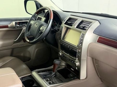 Used 2015 Lexus GX 460 w/ Premium Package AWD/4WD image 33