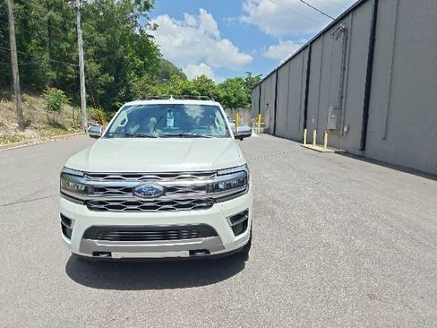 Used 2024 Ford Expedition Max Platinum AWD/4WD image 7