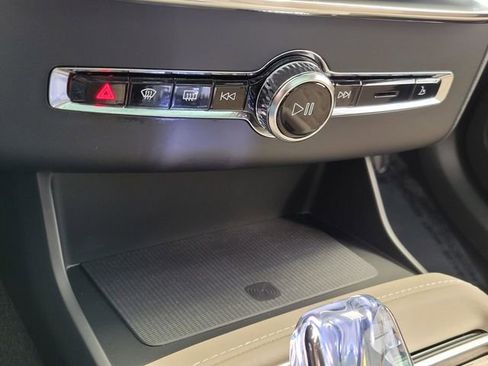 New 2026 Volvo XC90 B6 Core w/ Protection Package AWD/4WD image 19