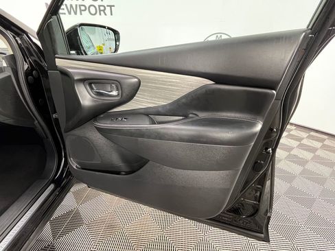 Used 2016 Nissan Murano SV AWD/4WD image 22