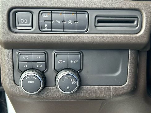 Used 2023 Chevrolet Tahoe LS AWD/4WD image 31