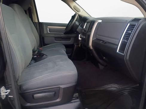 Used 2016 RAM 1500 Classic SLT RWD image 24