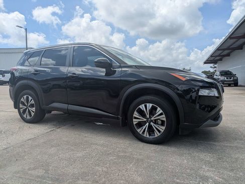 Used 2023 Nissan Rogue SV FWD image 3