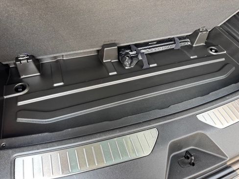 Used 2024 GMC Yukon Denali image 48