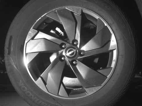 Used 2025 Nissan Rogue SV AWD/4WD image 14